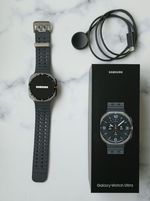 Samsung Galaxy Watch Ultra, 47 мм, LTE, Titanium Silver + 4  допълнителни каишки