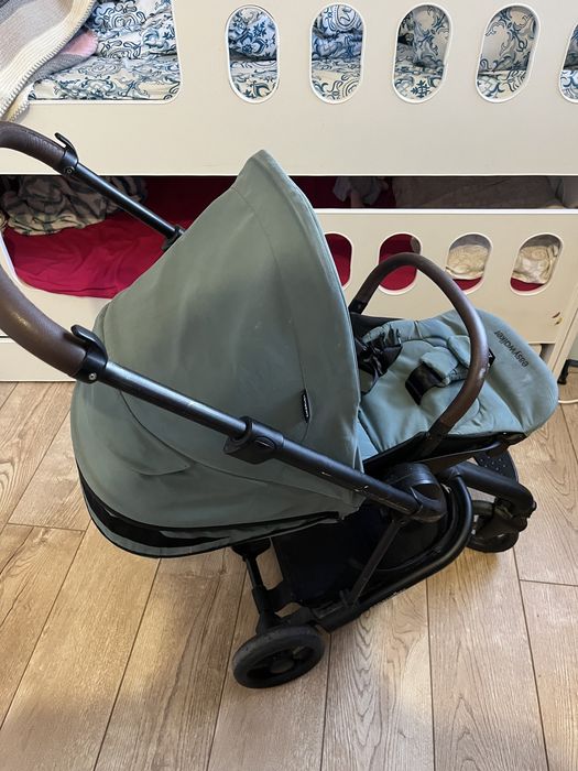 Продам коляску EazyWalker