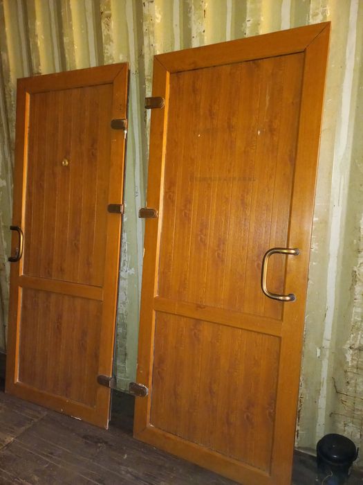 Продам Дверь пластиковые