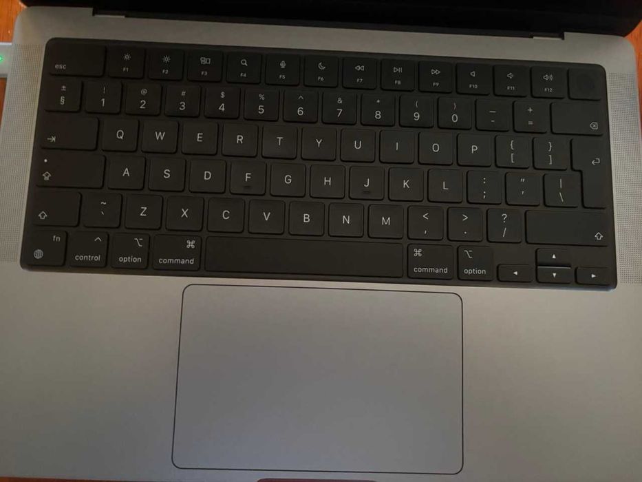 Apple Macbook 14" M2 Pro 32GB RAM 512GB SSD