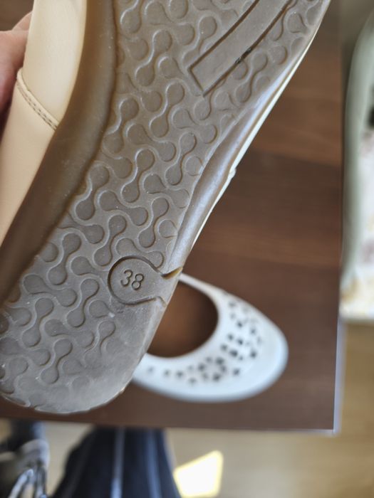 Pantofi piele crem