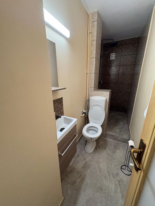 Inchiriez apartament 3 camere  Cornisa