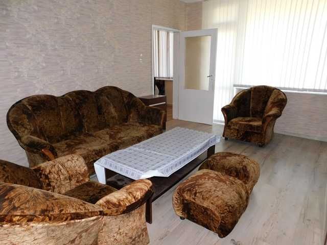 Дава се под наем Тристаен апартамент в Търговище, Център - 80 кв.м за 178.5 € - Снимка #4