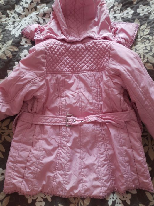 Куртка детская на возраст 4-7 лет.