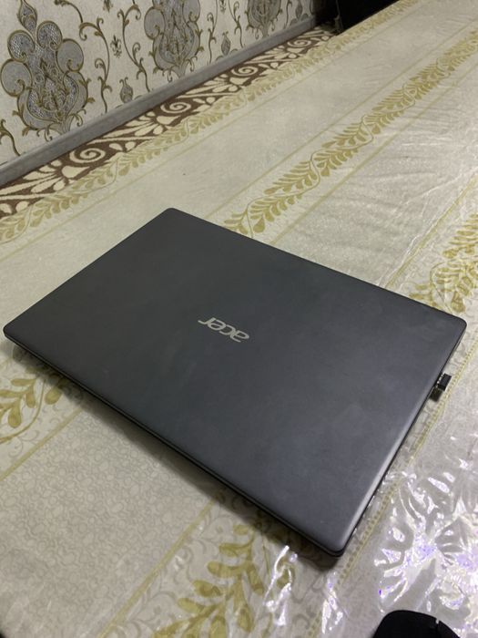 Noutbuk Acer intel inside