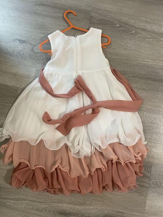 Детска рокличка за принцеса.