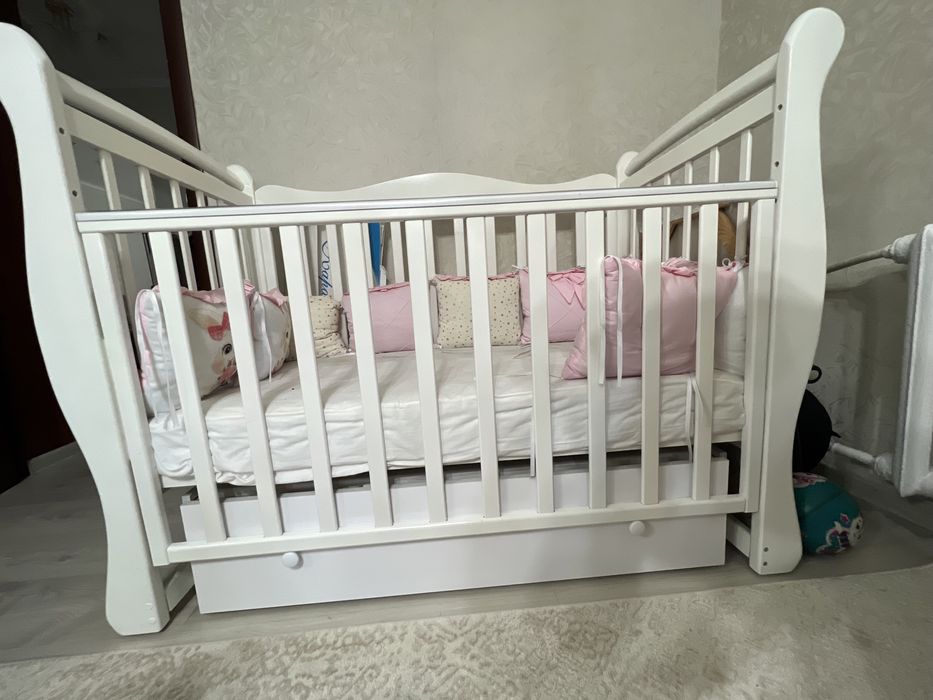 Продам детскую кроватку