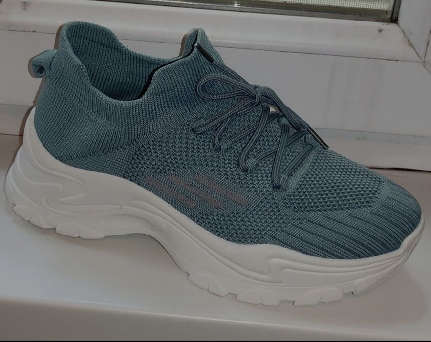 Кроссовки жаңа 37-40 өлшемі