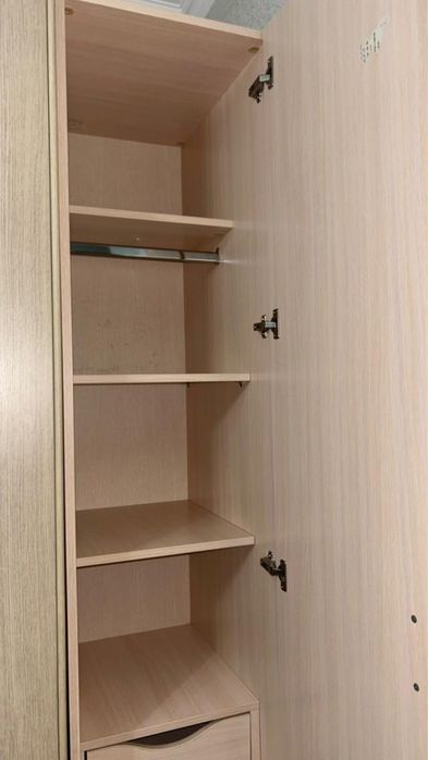 Шкаф с полками светлый