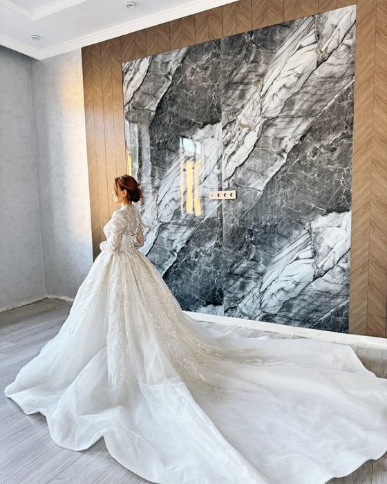 Продам платья свадебные и на узату