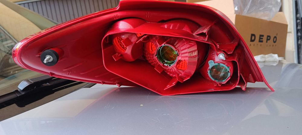 Десен стоп за Пежо 307