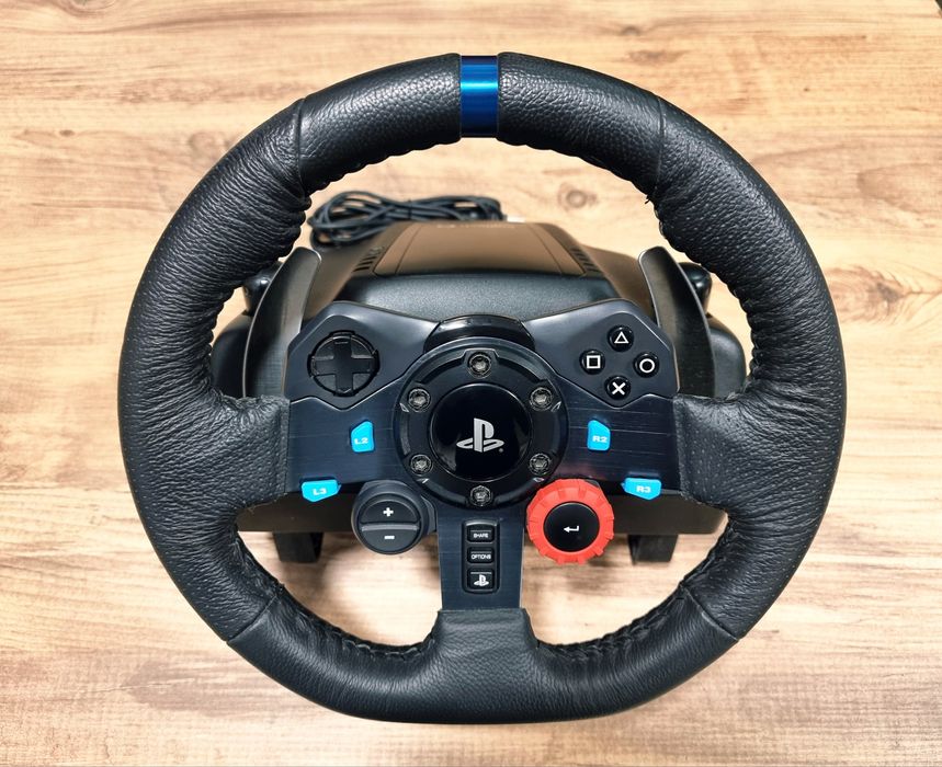 Волан с педали Logitech G29 Driving Force за Playstation 3,4,5 и PC