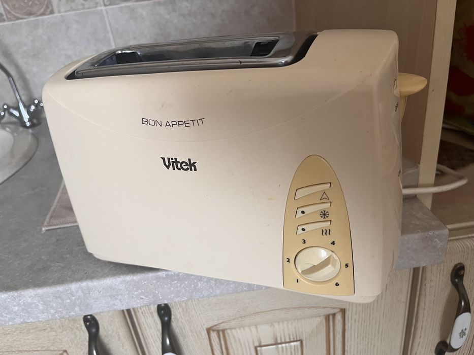 Продам Тостер Vitek