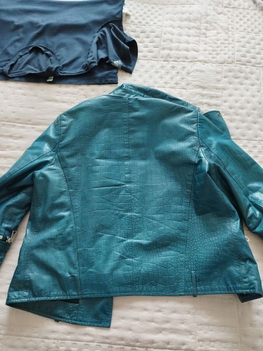 Женская кожаная куртка .