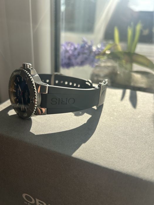 Oris Aquis Date Relief 43.5mm