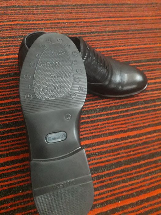 Мужской туфли  сатылады