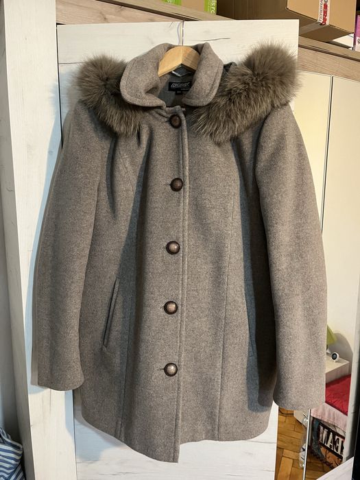 Palton dama de calitate cu gluga 80% lana marime 50 in stare perfecta