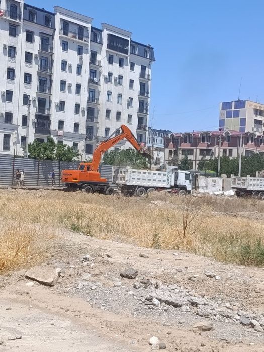 Экскаватор sotiladi ekskavator 210