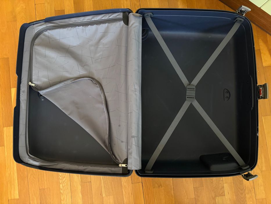 Куфар Samsonite 67L твърд