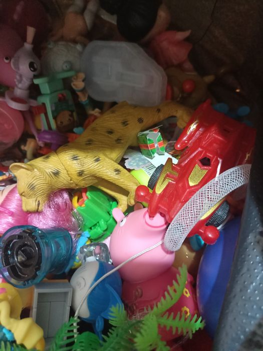 Продам игрушки от Киндер