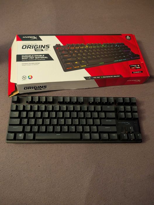 Basilisk V3 pro 35k și hyperx