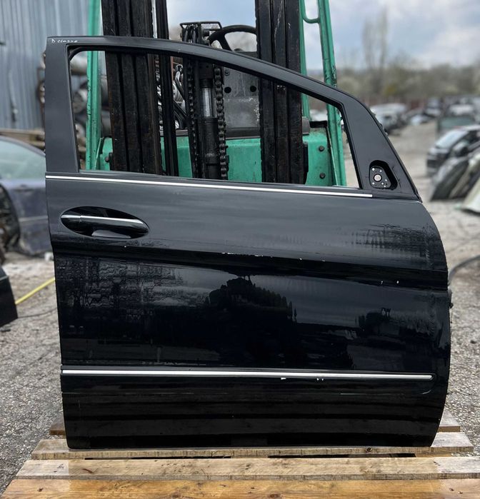 Предна врата за Mercedes B-Class W245 / Мерцедес Б-Класа 2006г