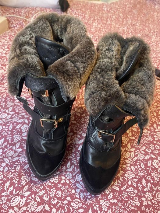 Cizme Burberry imblanite din piele 38