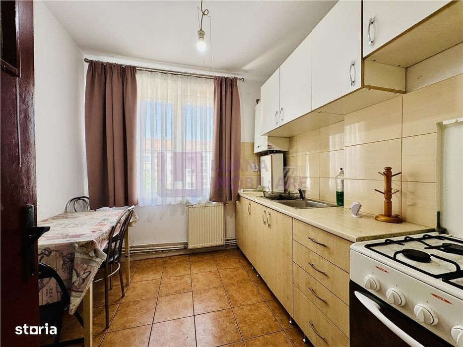 Apartament cu 2 camere de vanzare | Terezian | decomandat | etaj 3