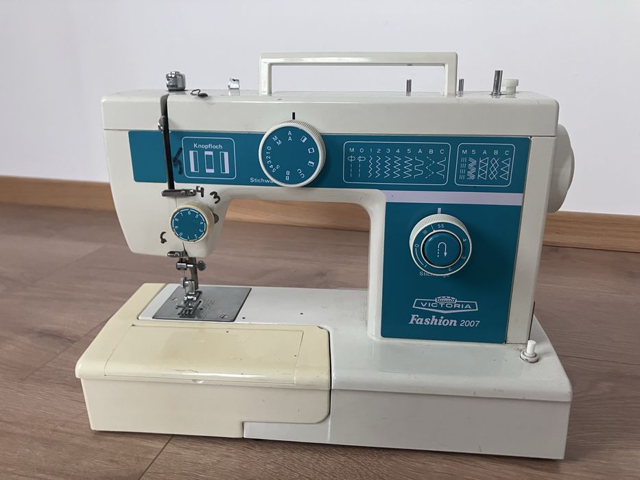 Masina de cusut Victoria FY800