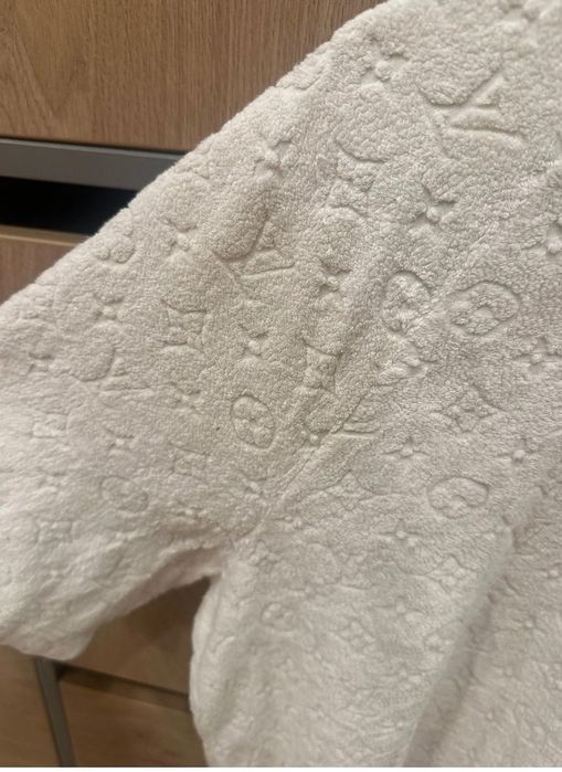 Tricou lv limited edition catifea