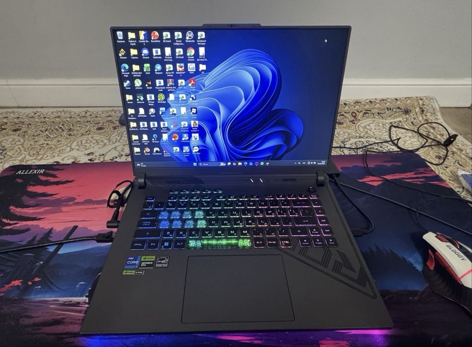 Asus rog strix g16 4050 i7-13