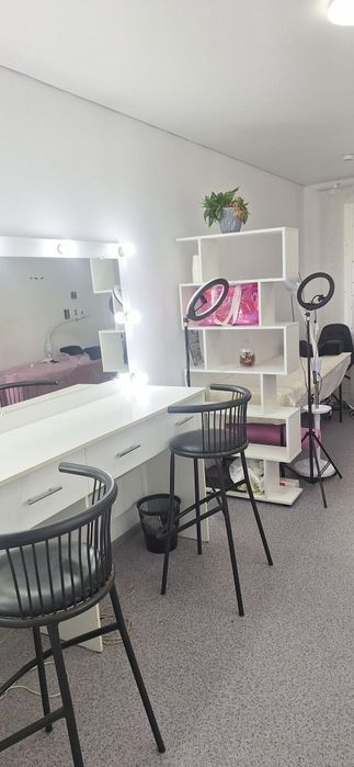 Сдается стол бровиста визажиста