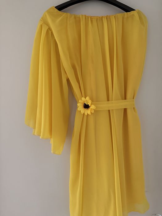 Rochie cu un umar gol