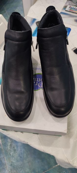 Продавам чисто нови дамски ортопедични,зимни обувки,от естествена кожа