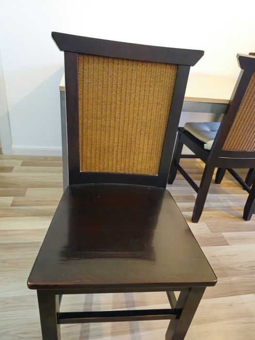 Vând scaun lemn masiv Mobexpert