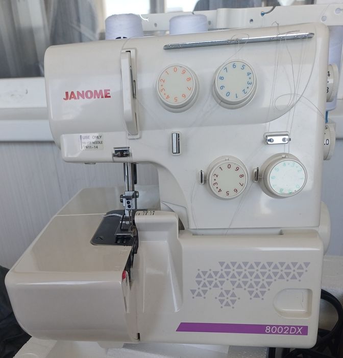 Оверлог Janome 8002DX