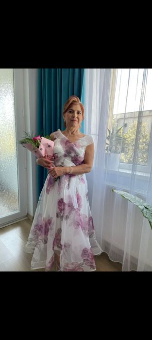 Rochie midi cu flori