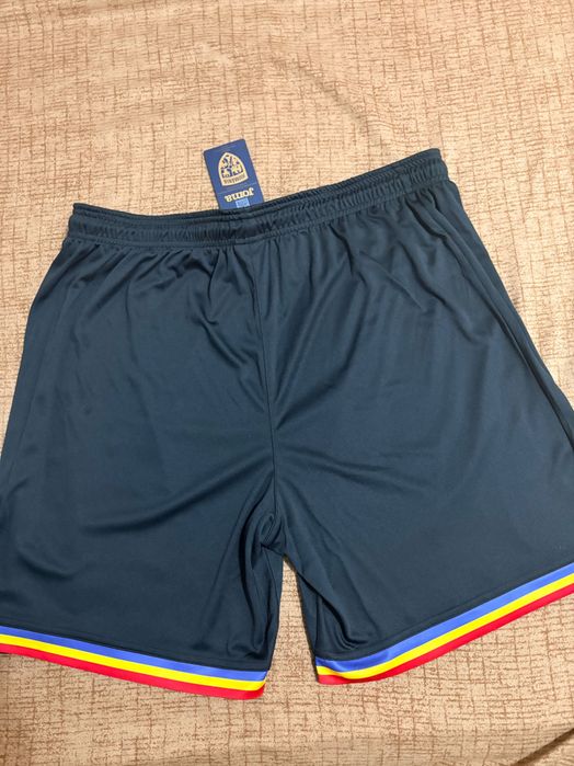 Pantaloni activități sportive noi