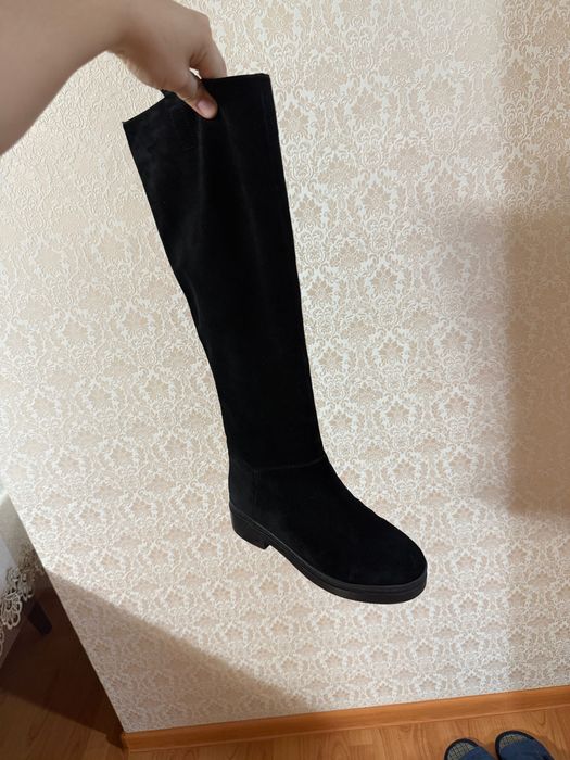 38 размер. Замшевые качественные сапоги.