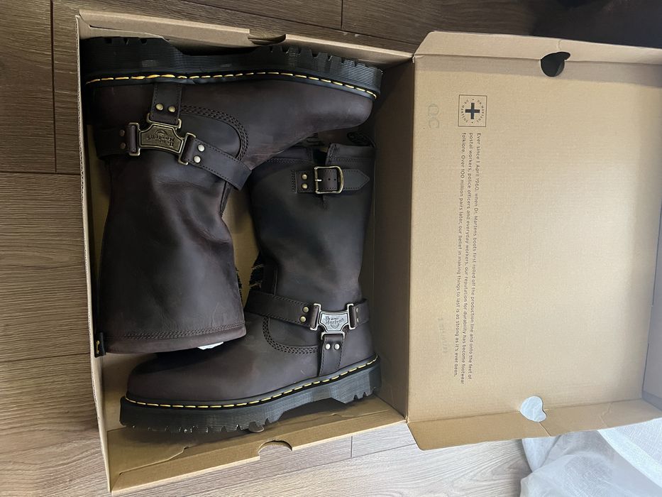 Обувки De Martens номер 43