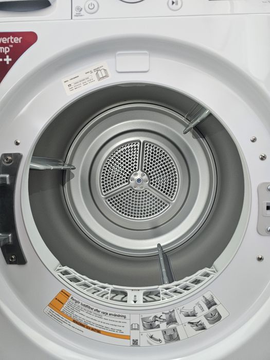 Сушилня с термопомпа LG