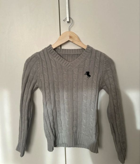 Pulover tricotat gri, model cu cablu, decolteu în V Xs