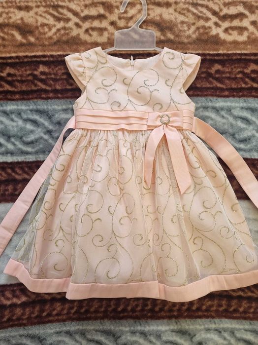 Продам детские платья