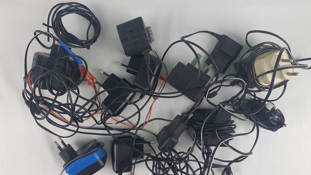 SET 100lei-Diverse alimentatoare - încărcătoare pt diverse dispozitive