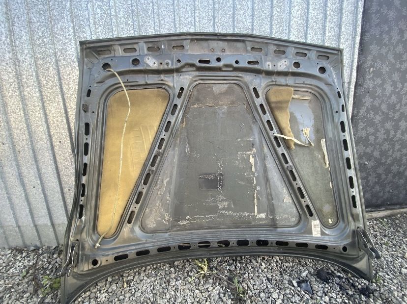 Продам капот бмв е34