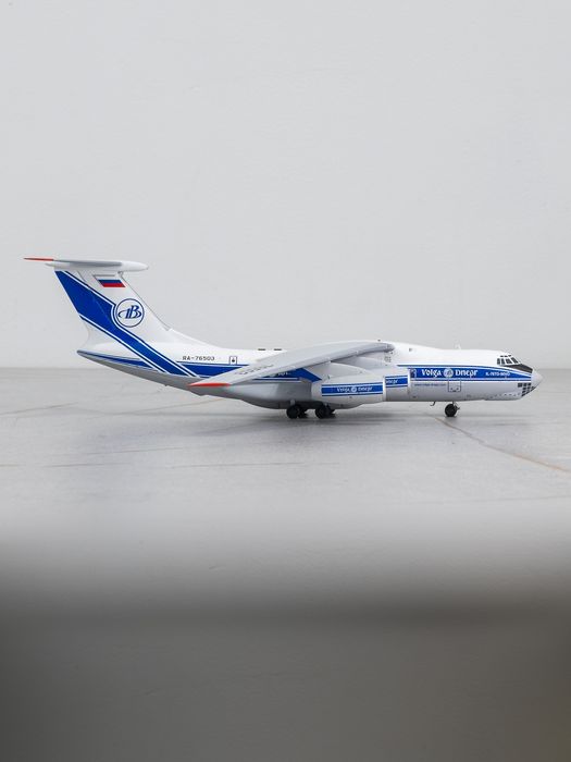 Коллекционная модель самолёта ИЛ-76, детализированная, масштаб 1:200