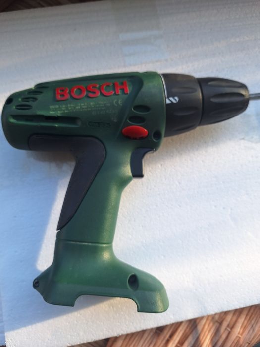 Винтоверт BOSH  със зарядно към него