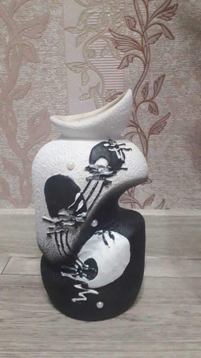 Ваза напольная с цветами