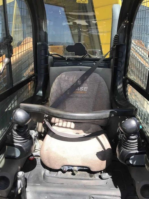 Верижен мини челен товарач 3900 кг. Case TR310