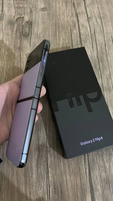 Samsung z flip4 8/256
